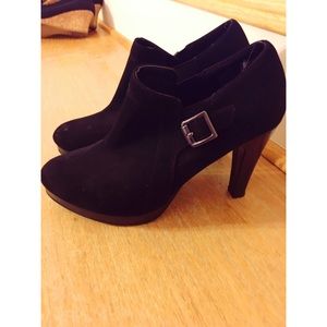 Women’s black booties